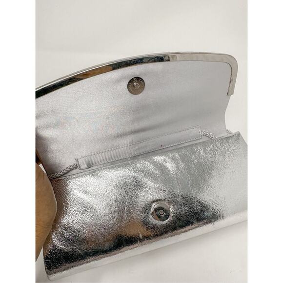 Vintage Touch of Nina Women's Metallic Magnetic Clutch Shoulder Bag Silver OS - Picture 4 of 12